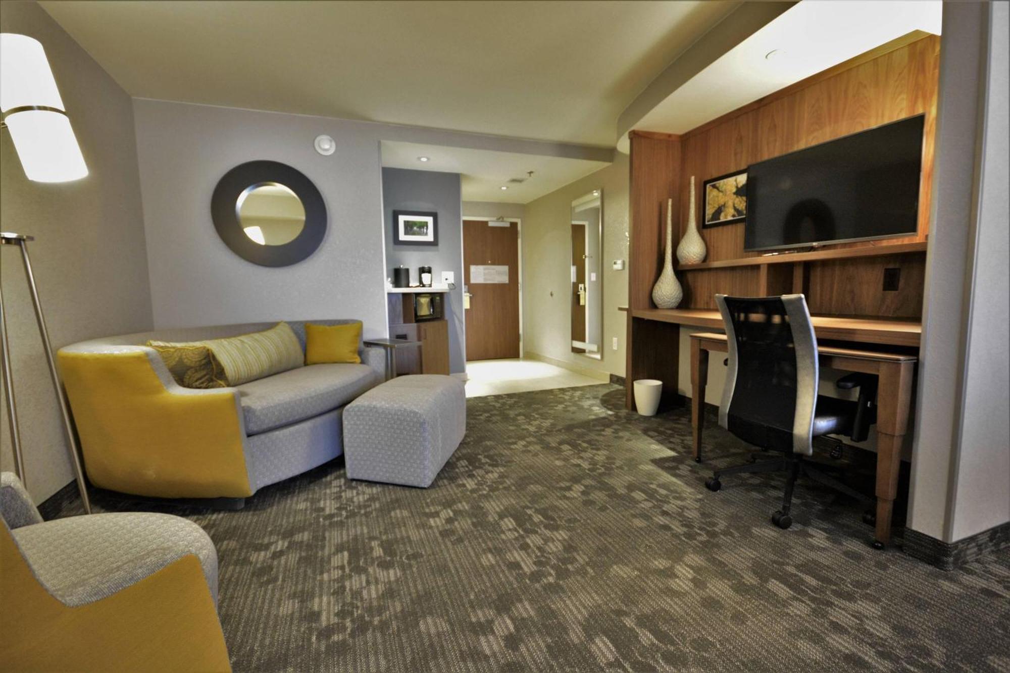 Courtyard By Marriott Asheville Airport 3*