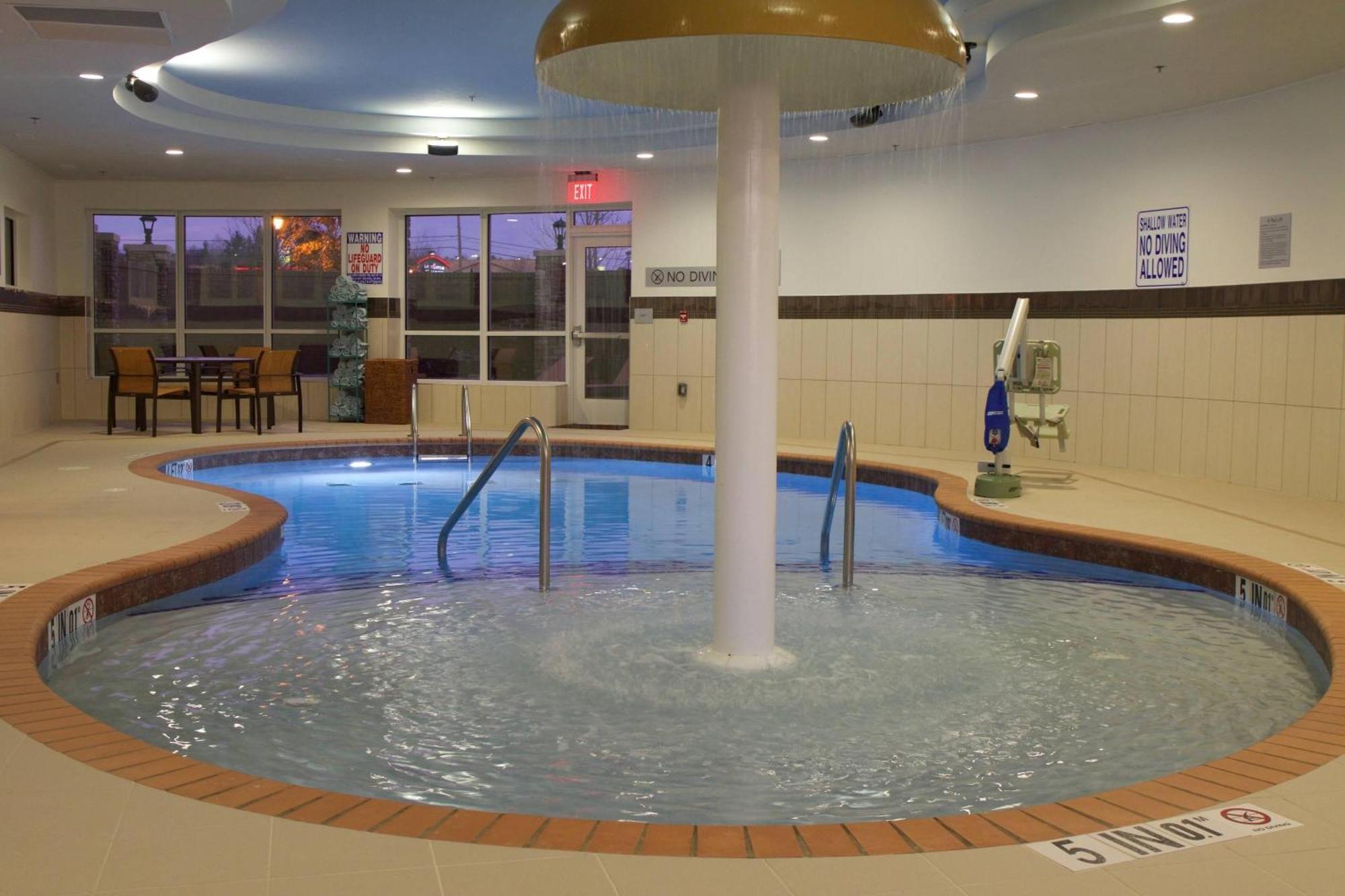 Courtyard By Marriott Asheville Airport