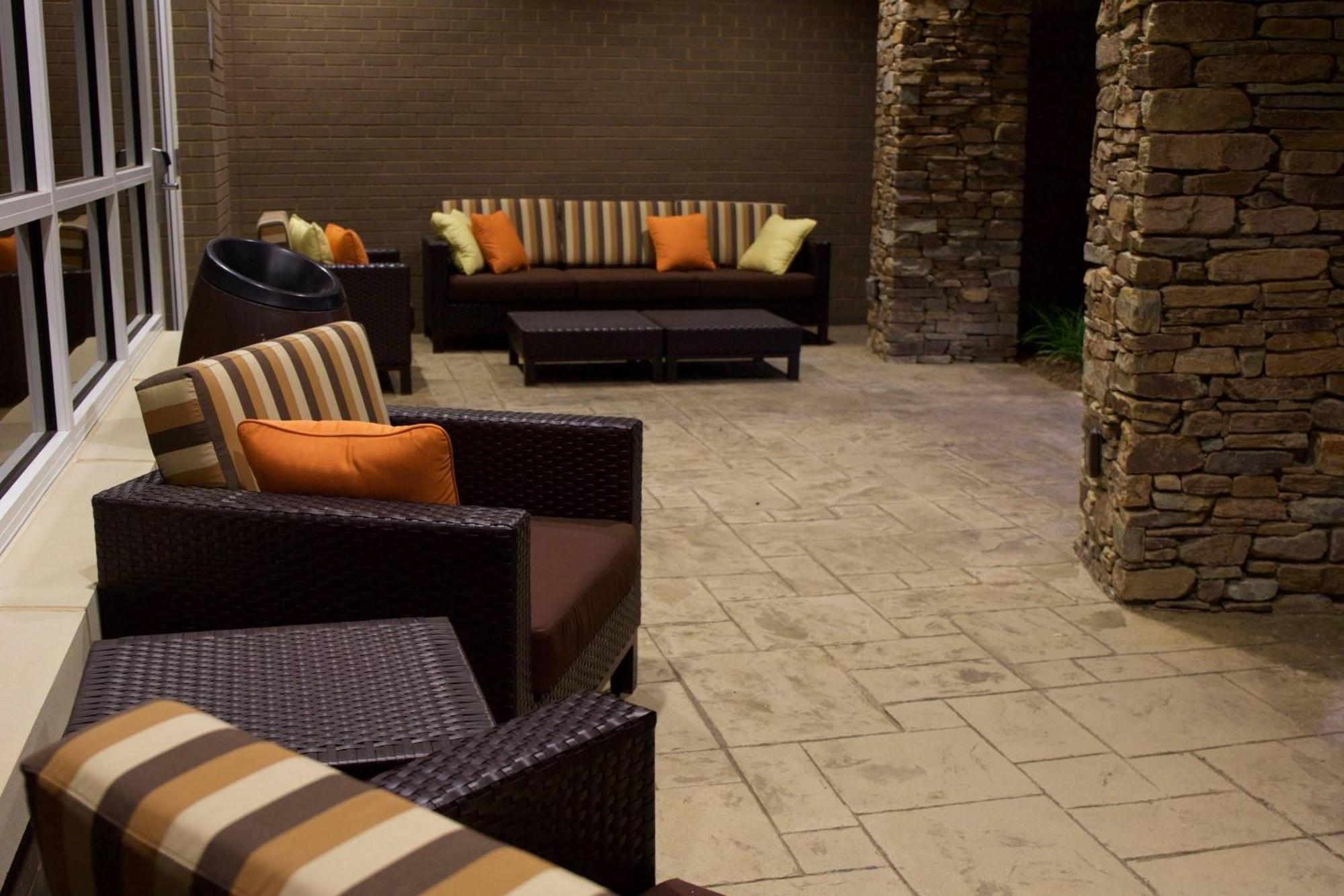 Courtyard By Marriott Asheville Airport 3*
