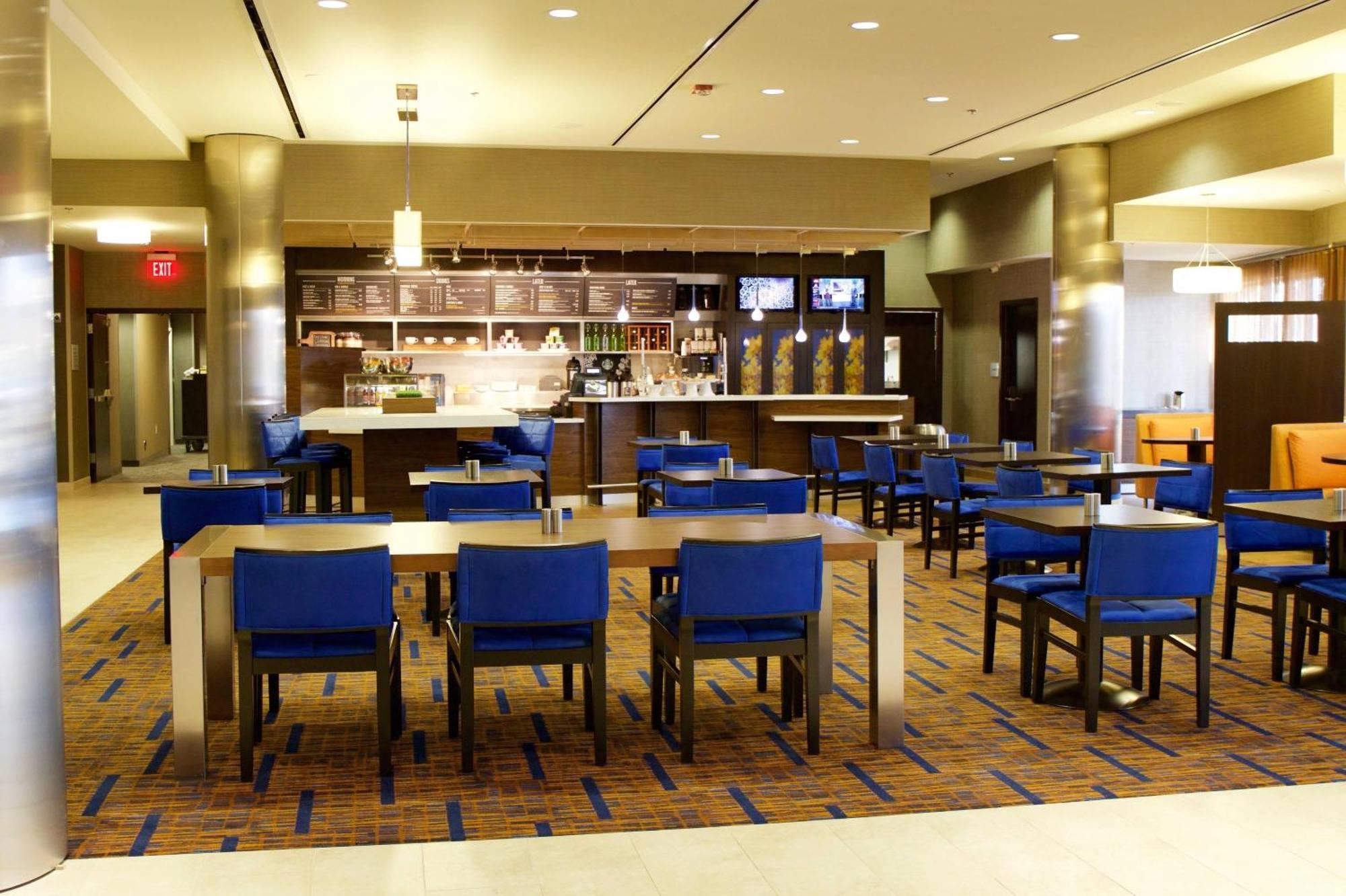 Courtyard By Marriott Asheville Airport