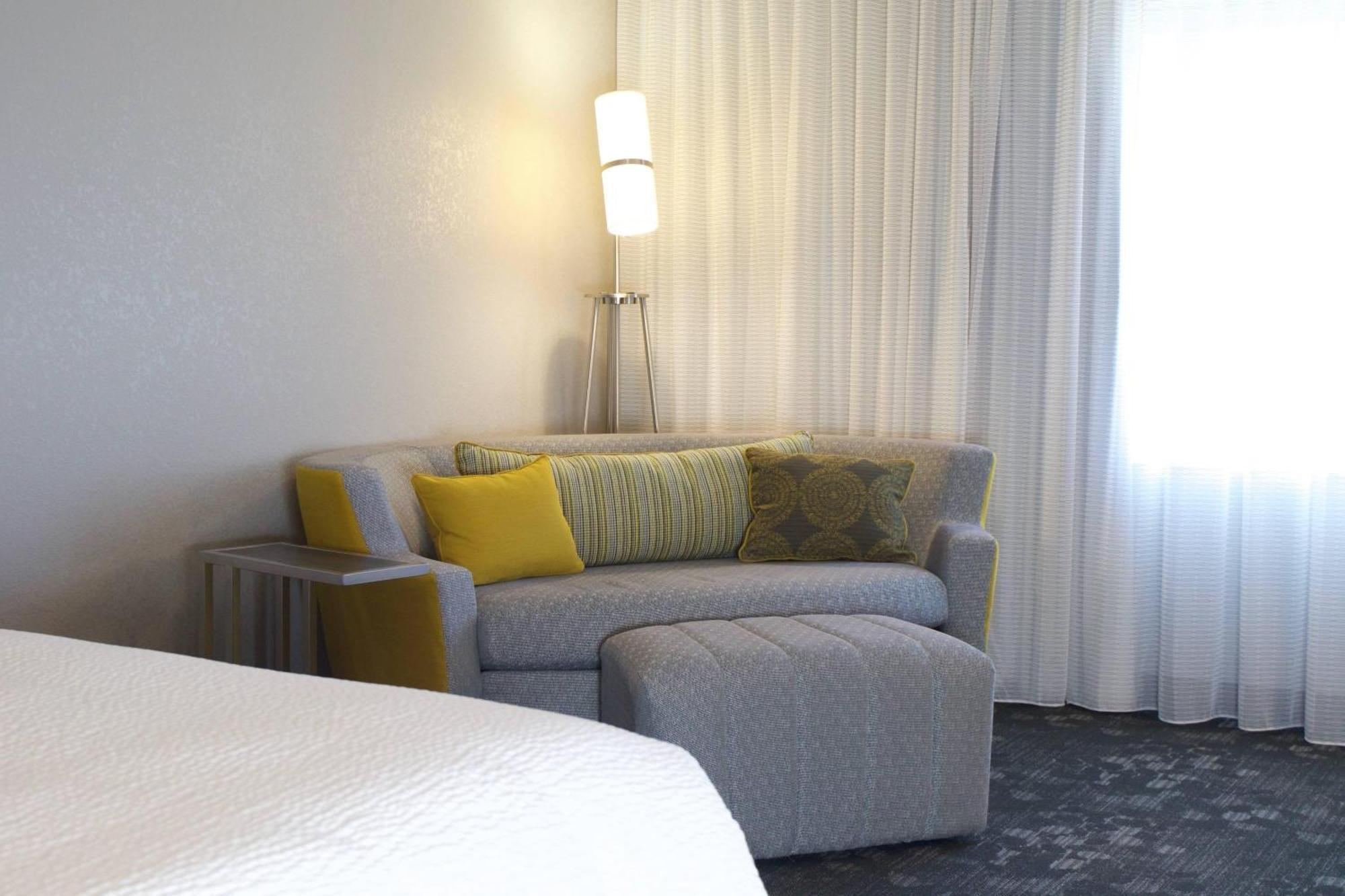Hotel Courtyard By Marriott Asheville Airport