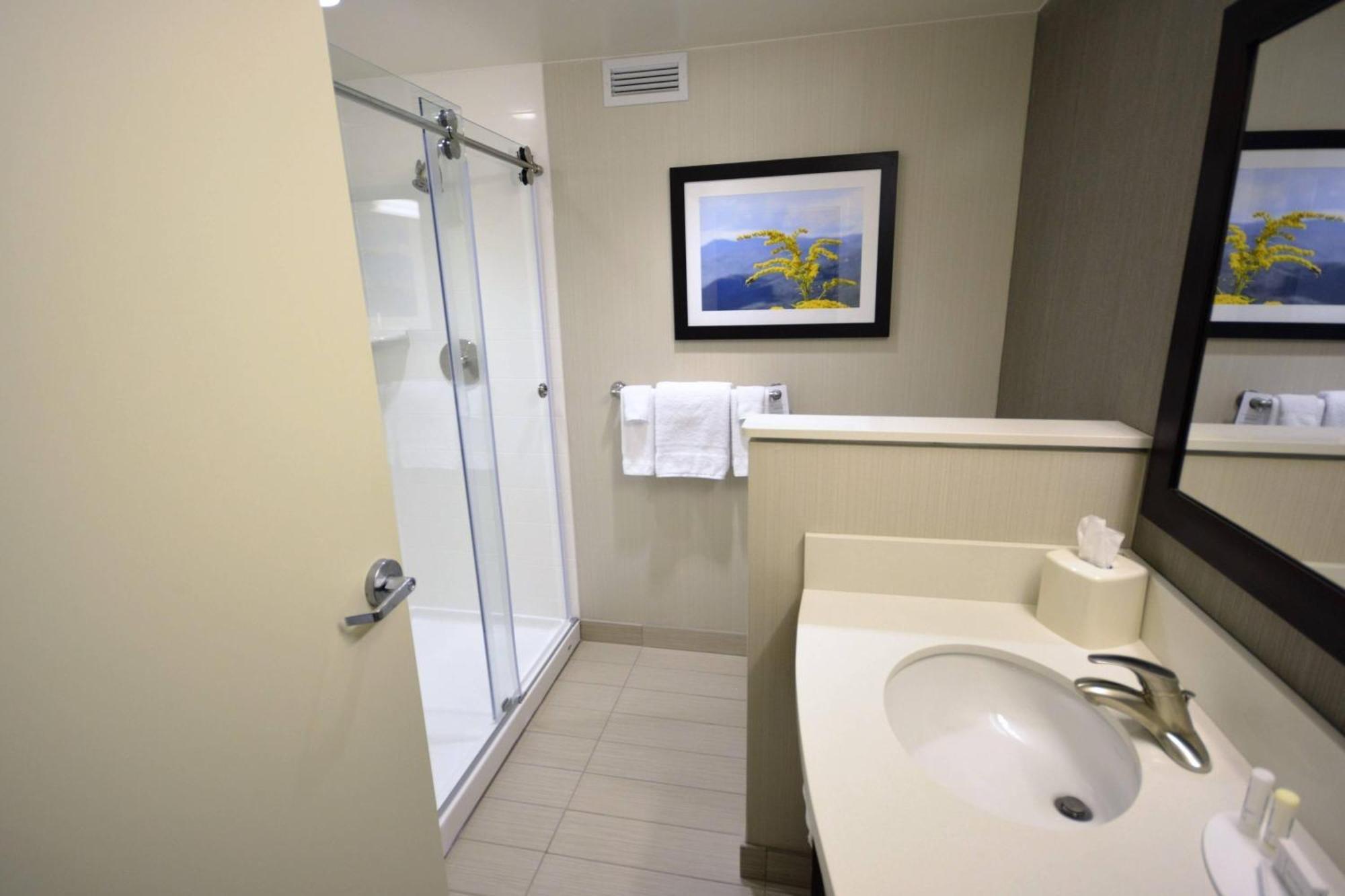 Courtyard By Marriott Asheville Airport