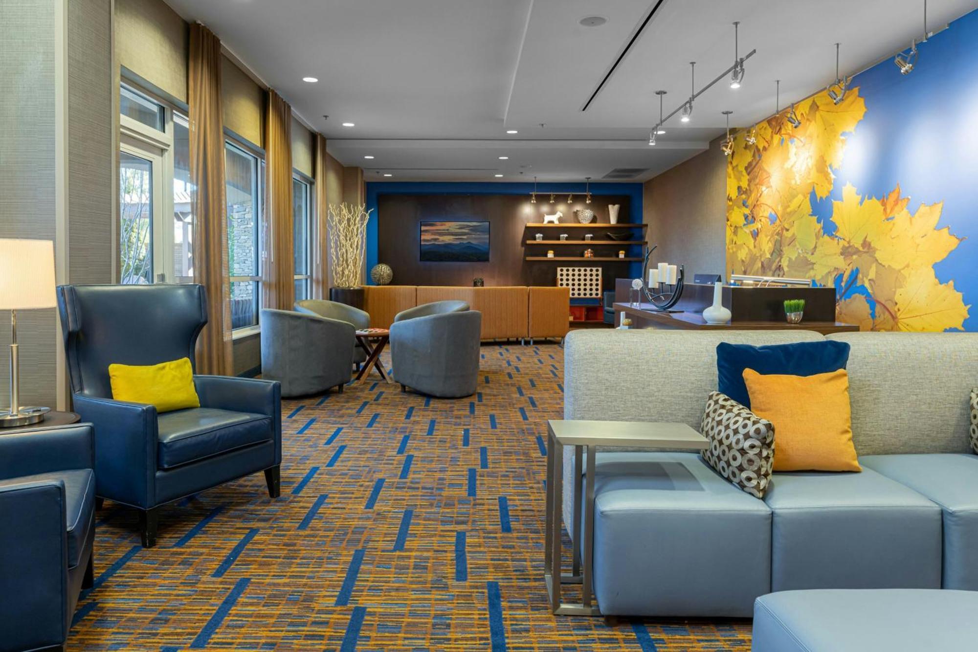 Courtyard By Marriott Asheville Airport Hotel