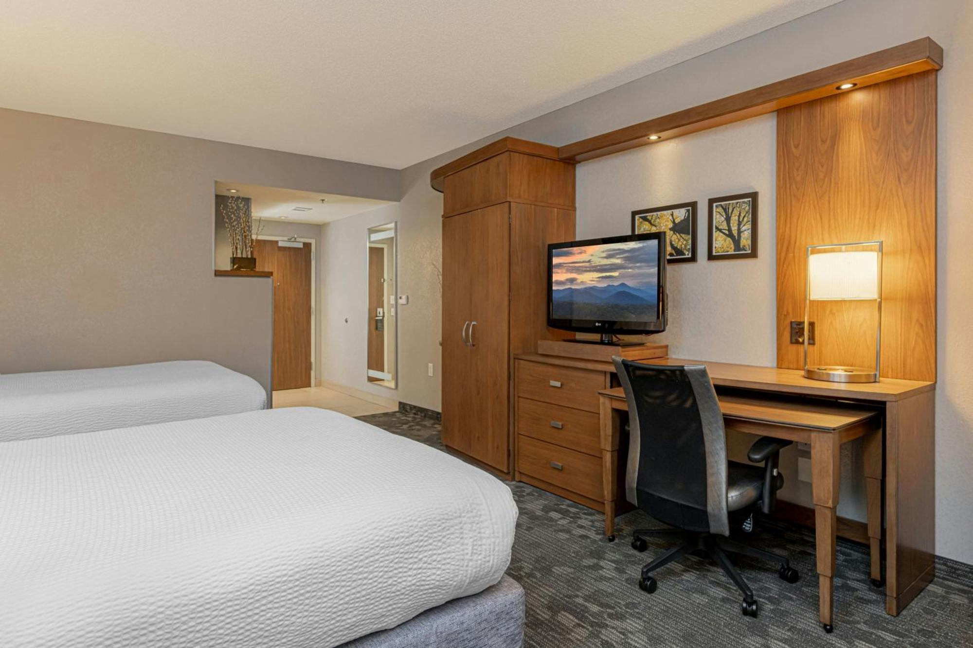 Courtyard By Marriott Asheville Airport 3*